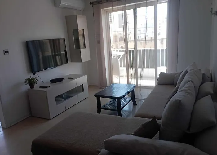 Cosy,Central,Modern Gem